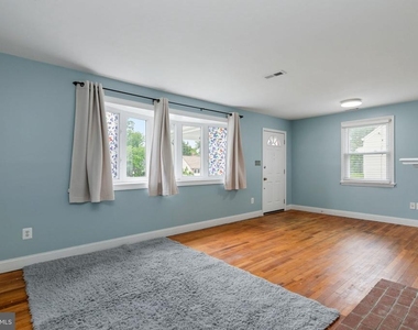 6823 Barrett Road - Photo Thumbnail 7