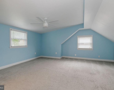 6823 Barrett Road - Photo Thumbnail 21