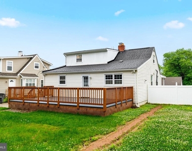 6823 Barrett Road - Photo Thumbnail 30