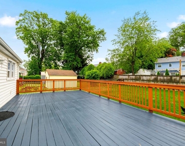 6823 Barrett Road - Photo Thumbnail 34