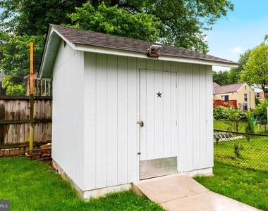 6823 Barrett Road - Photo Thumbnail 32