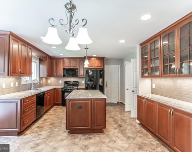 1476 Powells Tavern Place - Photo Thumbnail 10