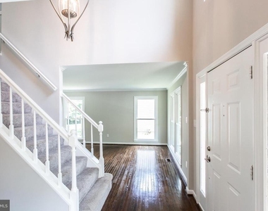 1476 Powells Tavern Place - Photo Thumbnail 2
