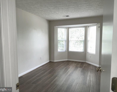 121 Brookland Court - Photo Thumbnail 13
