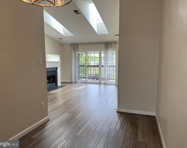 121 Brookland Court - Photo Thumbnail 7
