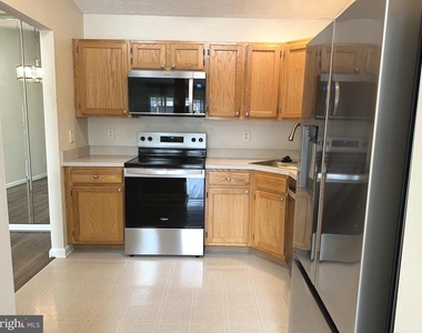 121 Brookland Court - Photo Thumbnail 11
