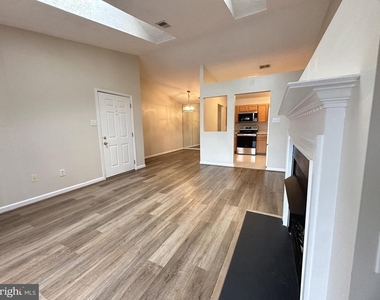 121 Brookland Court - Photo Thumbnail 6