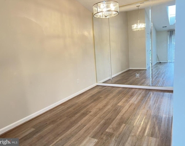 121 Brookland Court - Photo Thumbnail 8