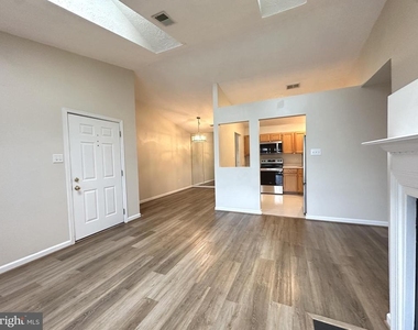 121 Brookland Court - Photo Thumbnail 4