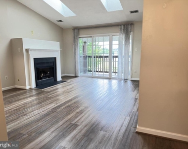 121 Brookland Court - Photo Thumbnail 2