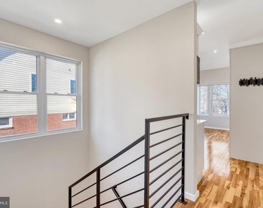 10237 Stratford Avenue - Photo Thumbnail 7