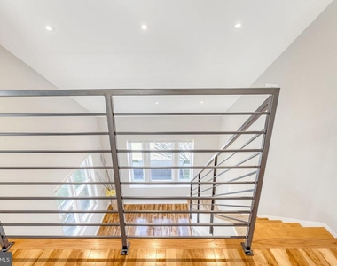 10237 Stratford Avenue - Photo Thumbnail 13