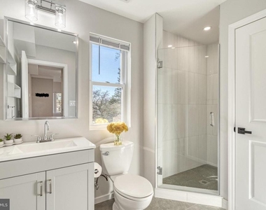 10237 Stratford Avenue - Photo Thumbnail 18