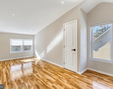 10237 Stratford Avenue - Photo Thumbnail 15