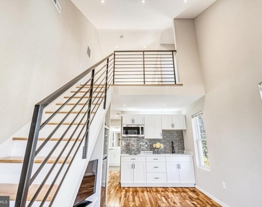 10237 Stratford Avenue - Photo Thumbnail 12
