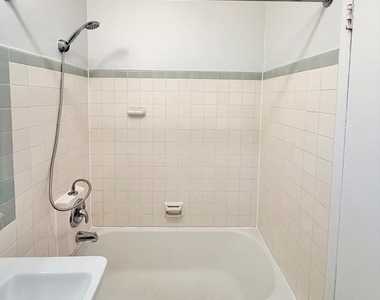 3540 Martha Custis Drive - Photo Thumbnail 16