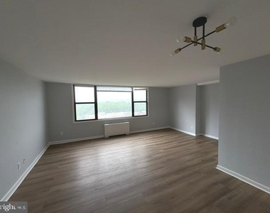 4600 Duke Street - Photo Thumbnail 4