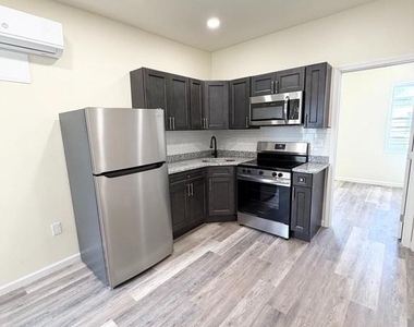 240 W Ontario Street - Photo Thumbnail 1