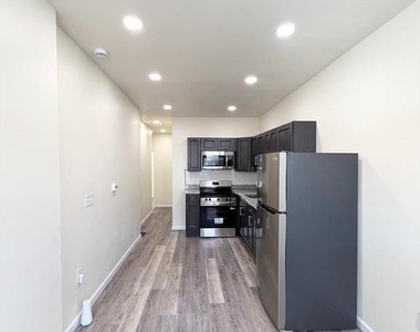 240 W Ontario Street - Photo Thumbnail 1