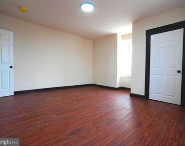 5013 Chester Avenue - Photo Thumbnail 8