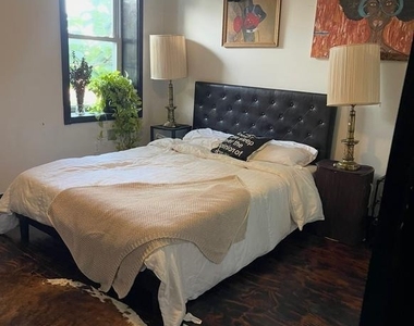 2149 Ridge 2nd Floor Avenue - Photo Thumbnail 1