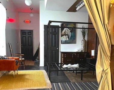 2149 Ridge Avenue - Photo Thumbnail 3