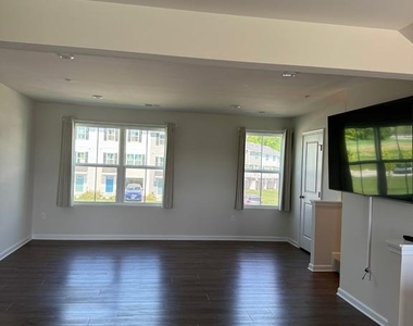 62 Rose Glen Court - Photo Thumbnail 5