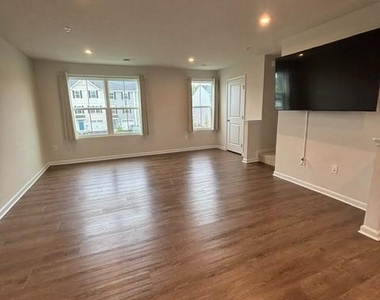 62 Rose Glen Court - Photo Thumbnail 9