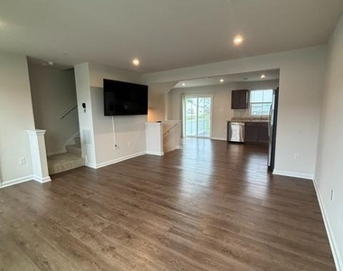62 Rose Glen Court - Photo Thumbnail 8