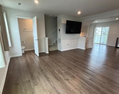 62 Rose Glen Court - Photo Thumbnail 10