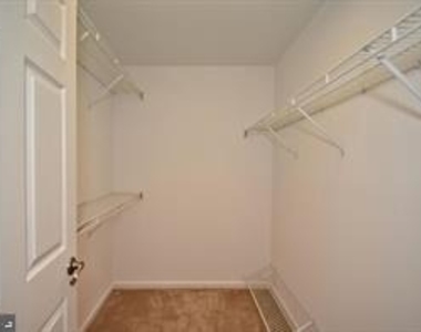 519 Paoli Pointe Drive - Photo Thumbnail 5