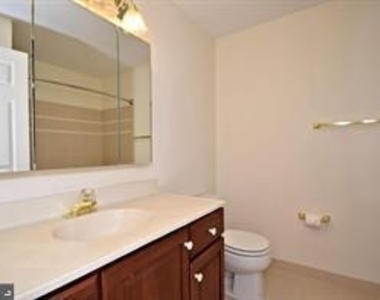 519 Paoli Pointe Drive - Photo Thumbnail 6