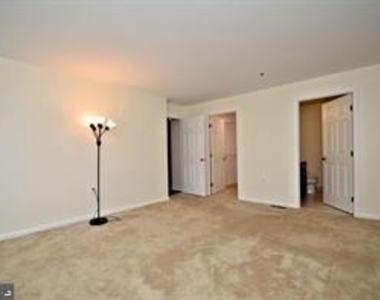 519 Paoli Pointe Drive - Photo Thumbnail 4