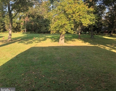 1112 Parkway Avenue - Photo Thumbnail 15