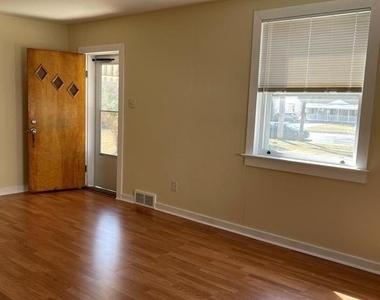 1112 Parkway Avenue - Photo Thumbnail 2