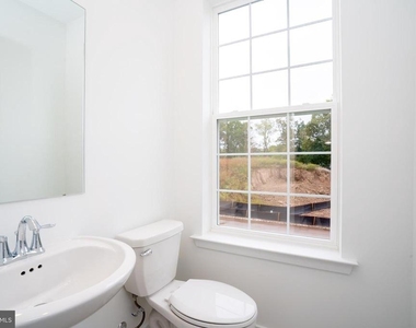 144 Ada Hightower Avenue - Photo Thumbnail 11