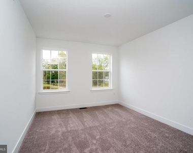 144 Ada Hightower Avenue - Photo Thumbnail 12
