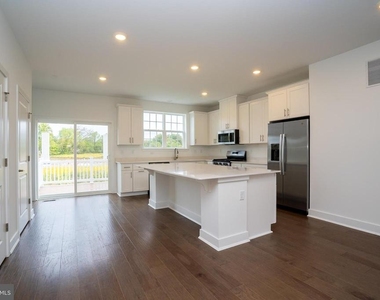 144 Ada Hightower Avenue - Photo Thumbnail 5