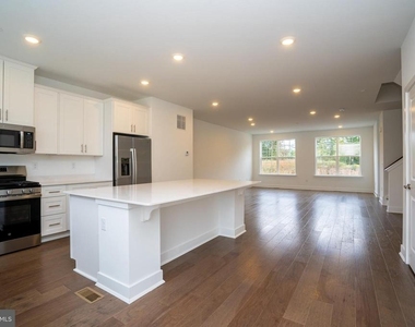 144 Ada Hightower Avenue - Photo Thumbnail 8