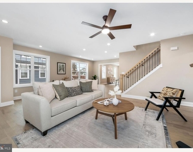 1833 W High Street - Photo Thumbnail 9