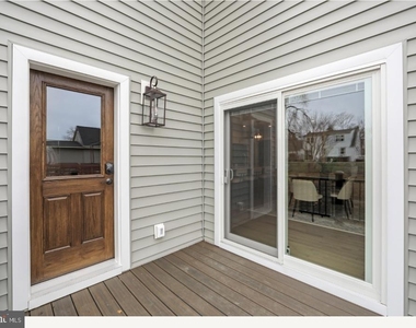 1833 W High Street - Photo Thumbnail 5