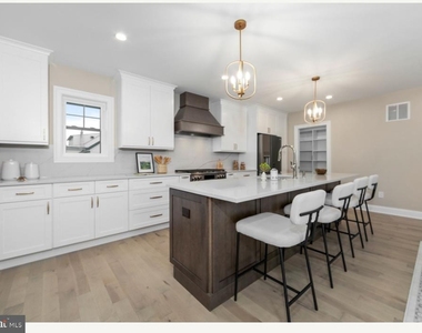 1833 W High Street - Photo Thumbnail 14