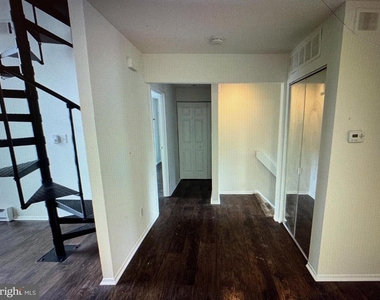 502 Bromley - Photo Thumbnail 2