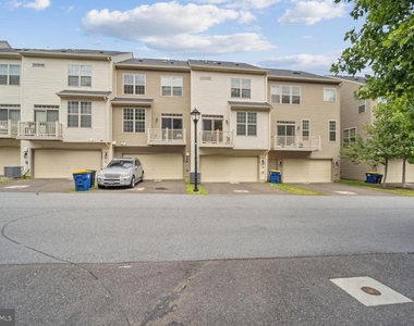 9524 Smithview Place - Photo Thumbnail 5
