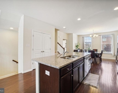 9524 Smithview Place - Photo Thumbnail 13