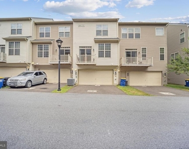 9524 Smithview Place - Photo Thumbnail 3