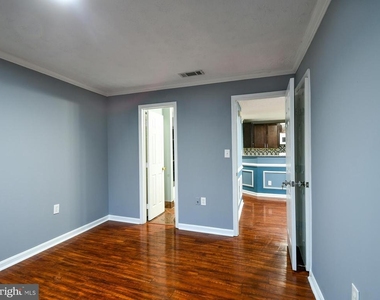 9720 Lake Pointe Court - Photo Thumbnail 25
