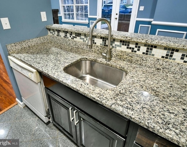 9720 Lake Pointe Court - Photo Thumbnail 15