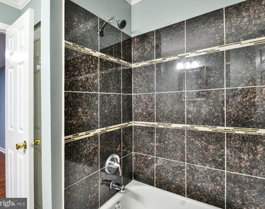 9720 Lake Pointe Court - Photo Thumbnail 28