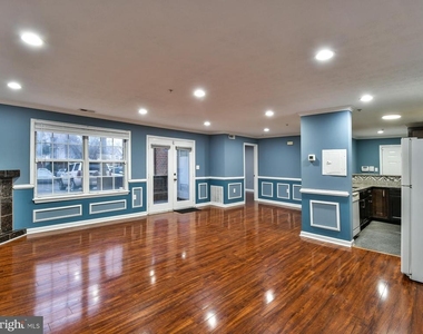 9720 Lake Pointe Court - Photo Thumbnail 5